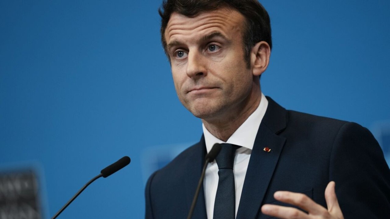 Popularita Macrona pred voľbami klesá, vyplýva z prieskumu. Predbehne ho Le Penová?