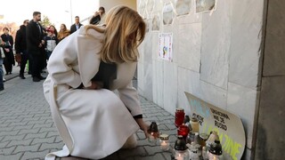 Prezidentka si uctila vojnové obete z mesta Buča. Pred ukrajinskou ambasádou zapálila sviečku
