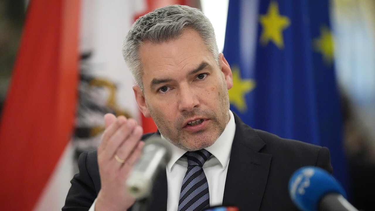 Nehammerova cesta za Putinom bola podľa niektorých médií naivná. Nakoniec pomôže skôr Moskve ako Ukrajine, píšu