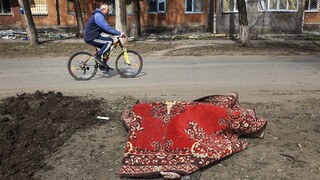 V Mariupole zahynulo vyše 10-tisíc civilistov, hovorí starosta mesta