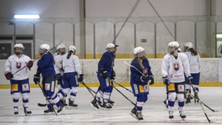 Aj naše hokejistky odštartovali záverečnú prípravu pred majstrovstvami sveta