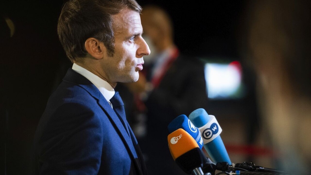 Macron sa aj naďalej vyhýba slovu genocída v súvislosti s Ruskom. Nechce eskalovať napätie