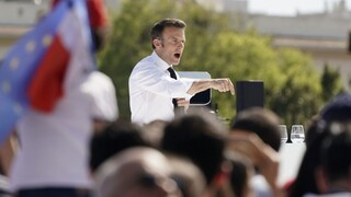 Ak Macron zvíťazí v prezidentských voľbách, francúzska vláda podá demisiu
