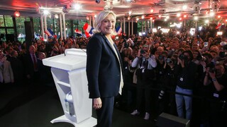 Le Penová uznala porážku. Budem ďalej bojovať za Francúzsko, odkázala