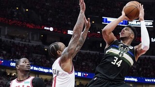 NBA: Denver odvrátil hrozbu vyradenia, Milwaukee a Miami krok od postupu