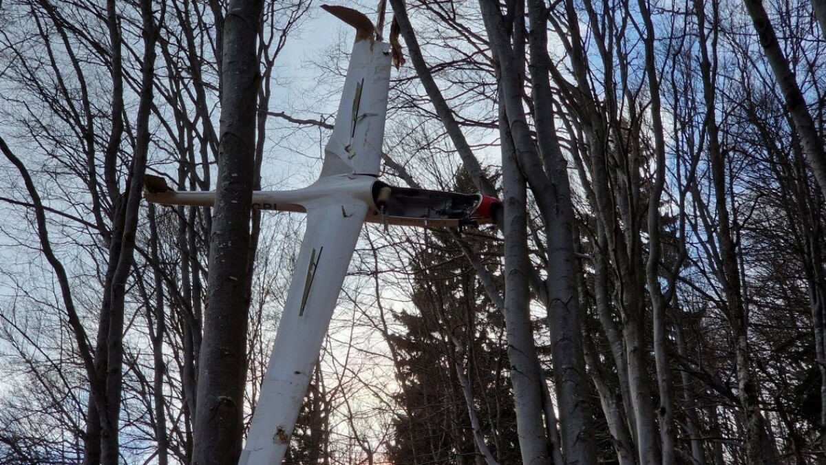 Zrážka dvoch vetroňov.