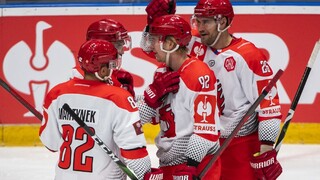 BRIEF: Hokej: Třinec získal tretí titul v sérii, opäť ho potiahli aj Slováci