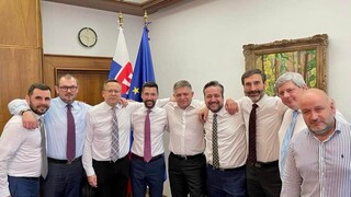 SASKA podozrieva Smer. Tvrdia, že pomocou maďarského premiéra chce zmanipulovať parlamentné voľby