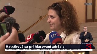 Poslankyňa Hatráková sa pri hlasovaní o vydaní Fica do väzby zdržala