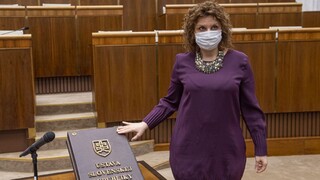 Hlasovanie o Ficovi má politickú dohru. OĽANO vylúčilo poslankyne, Hatráková si za rozhodnutím stojí