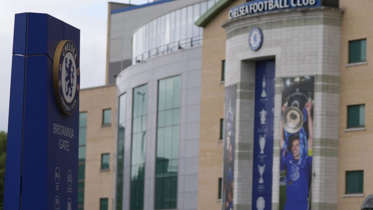 FC Chelsea má nového vlastníka, Abramovič pre sankcie nebude profitovať z predaja