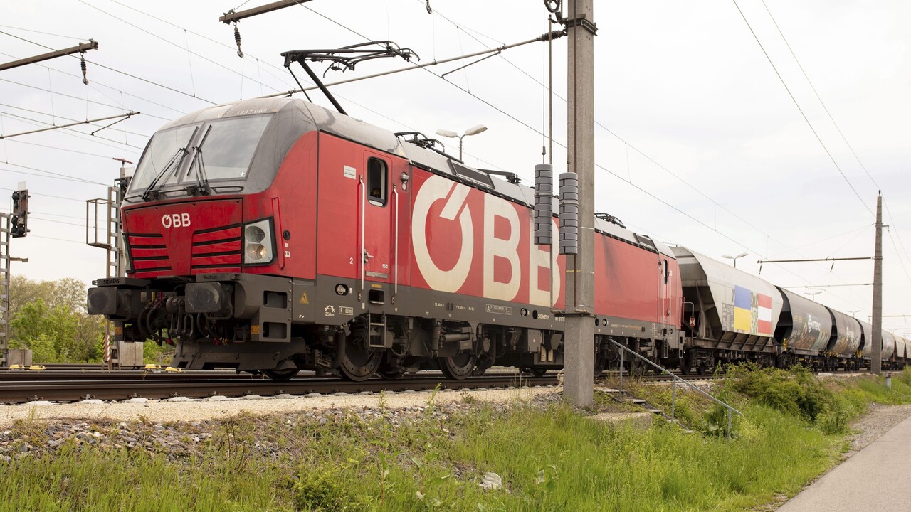 V Rakúsku si nehoda vlaku vyžiadala jednu obeť a niekoľko ďalších ľudí utrpelo zranenia