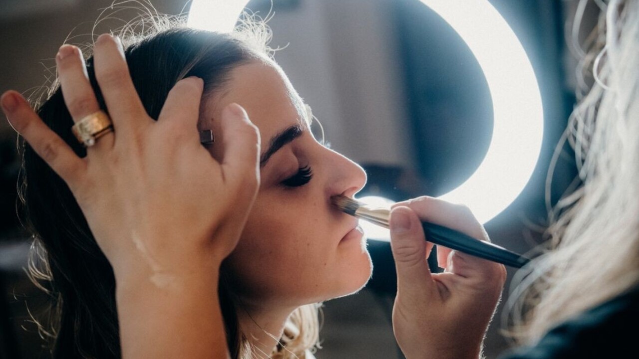 Triky vizážistiek: Odstráňte tieto kozmetické zlozvyky a nebudú vám tipovať váš vek