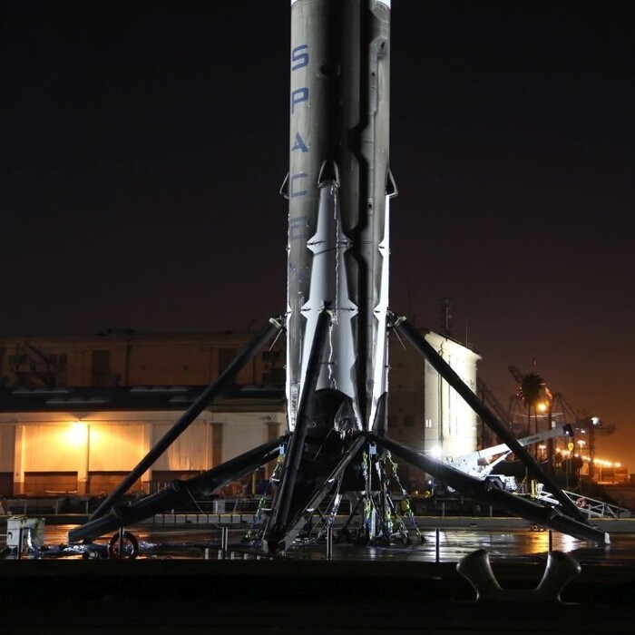 Spacex vyniesol na obežnú dráhu ďalšie satelity systému Starlink pomocou rakety Falcon 9