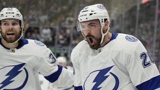 NHL: Hokejisti Tampy Bay v zostave s Černákom postúpili do 2. kola play off