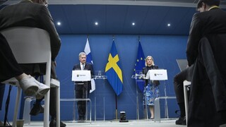 Fínsko a Švédsko oficiálne podali žiadosť o členstvo v NATO. Ich vstup musia schváliť všetky členské štáty