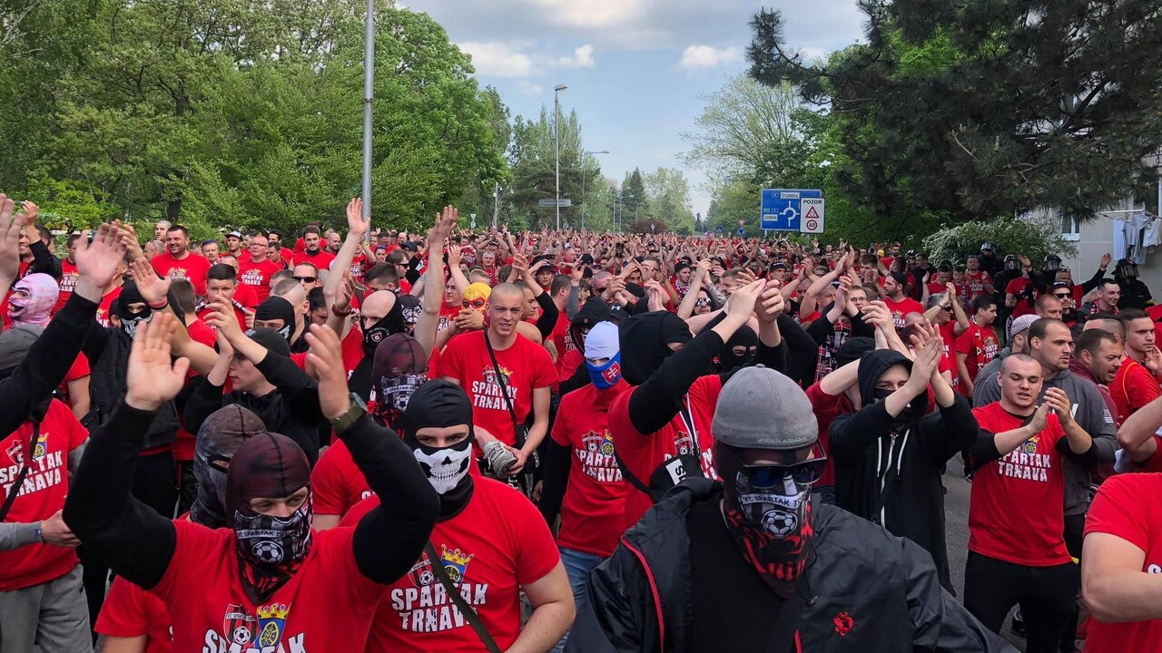 Bez kukly a so vstupenkou na meno. Prezidentka odobrila sprísnenie pravidiel na rizikových zápasoch