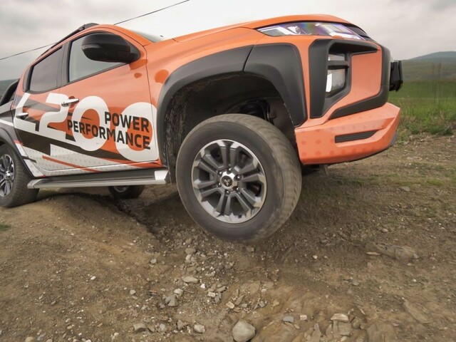 Motoring: Neprehliadnuteľný Mitsubishi L 200 a SPP v spaľovacích motoroch