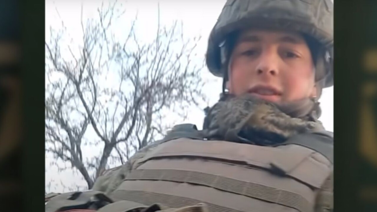 Ruský vojak nakrútil video z vojny na Ukrajine. Sú z nás zvyšky mletého mäsa, opísal