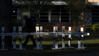 Manžel jednej z učiteliek, ktorá zahynula pri streľbe v Texase, zomrel na infarkt