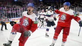 FOTO: Českí hokejisti získali na MS bronzové medaily. Triumfovali nad USA, Pastrňák sa blysol hetrikom