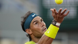 Nadal a Djokovič pokračujú v príprave na Wimbledon. Obaja odohrali zápasy na exhibičnom turnaji