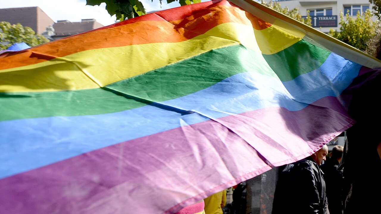 Senát v USA schválil zákon, ktorý chráni manželstvá osôb rovnakého pohlavia na federálnej úrovni