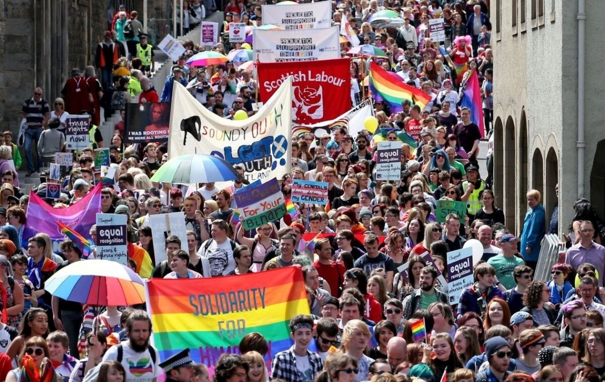 LGBTI pochod gejovia lesby 1140px (SITA/AP)