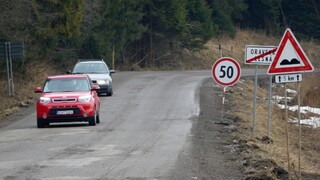Žilinská župa bude opravovať opravenú cestu, firma im neuznala reklamáciu