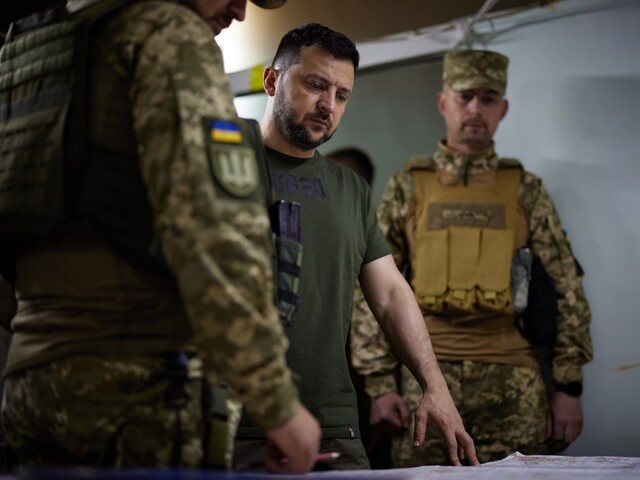 Ukrajina si berie na mušku Rusov, ktorí ostreľujú Záporožskú elektráreň, varoval Zelenskyj