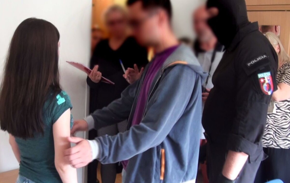 Rekonštrukcia vraždy s obvineným na bratislavskom internáte.