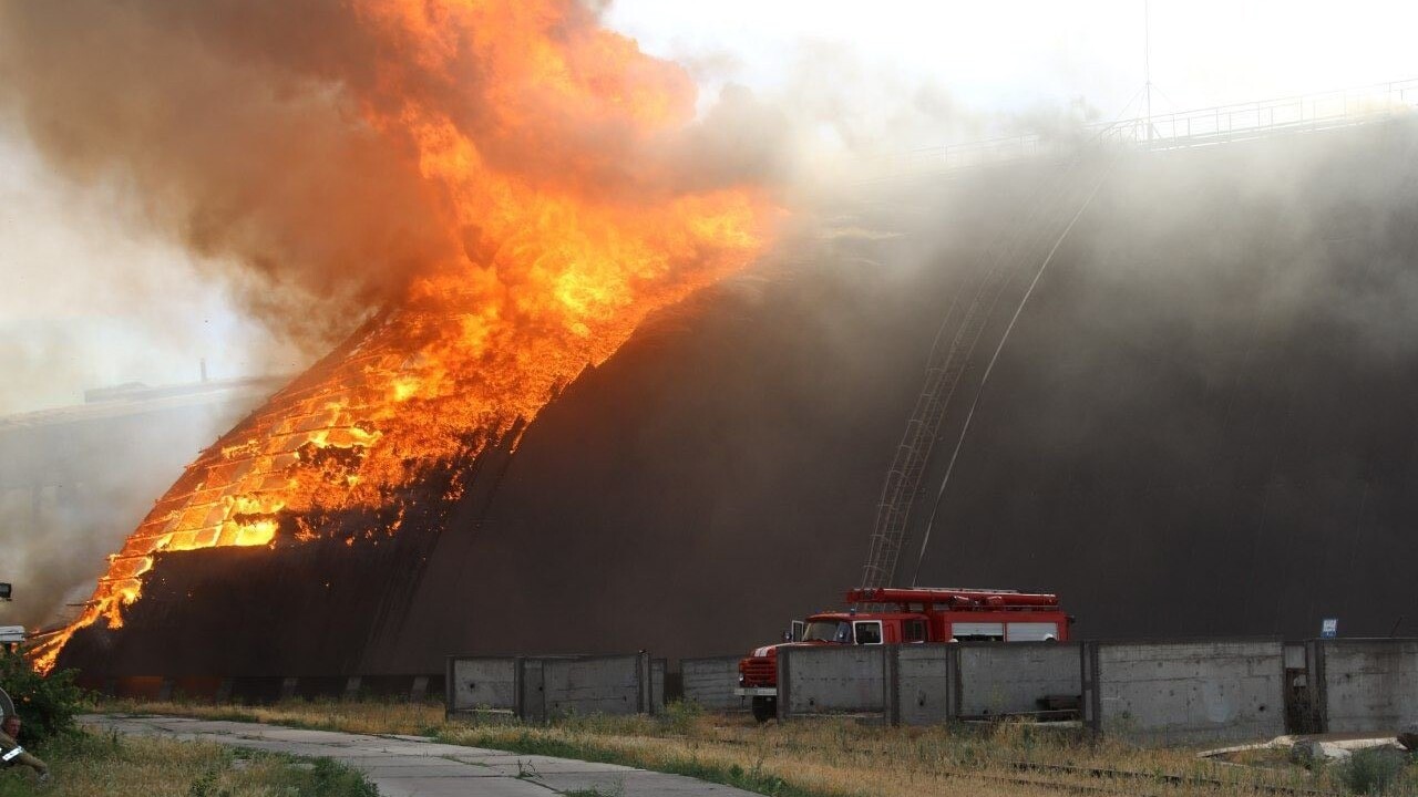 Iná alternatíva na svetovom trhu nie je. Ruské ostreľovanie malo v Mykolajive zničiť státisíce ton obilia