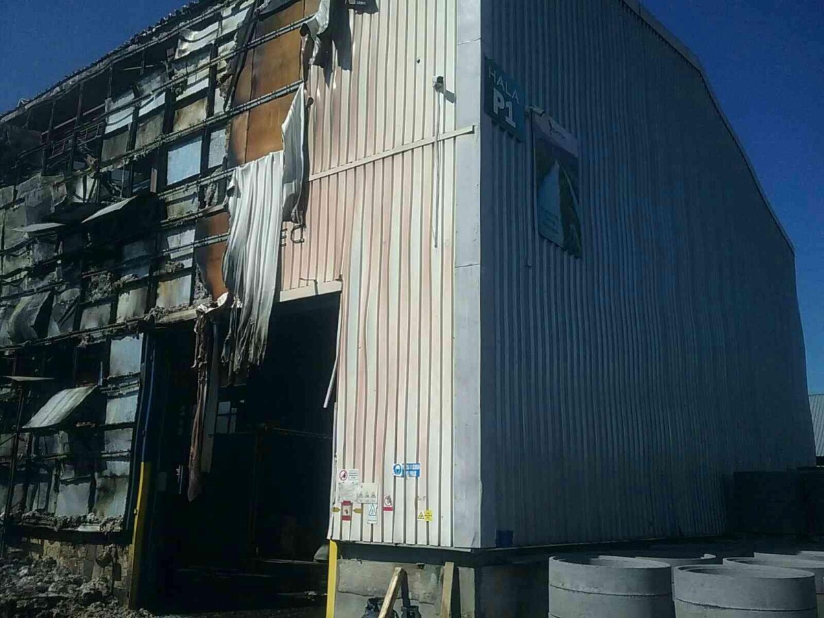 horí hala na výrobu prefabrikátov