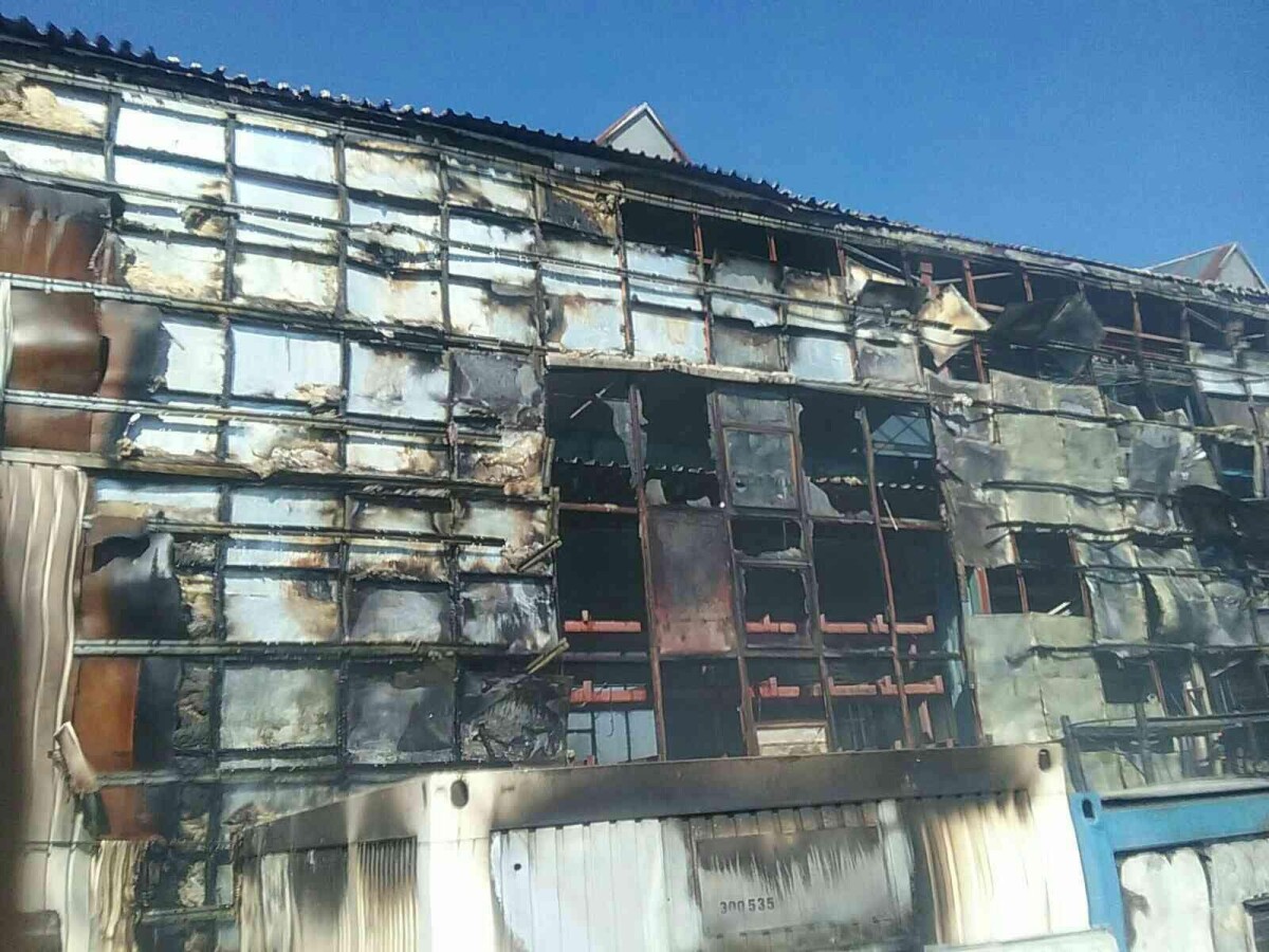 horí hala na výrobu prefabrikátov