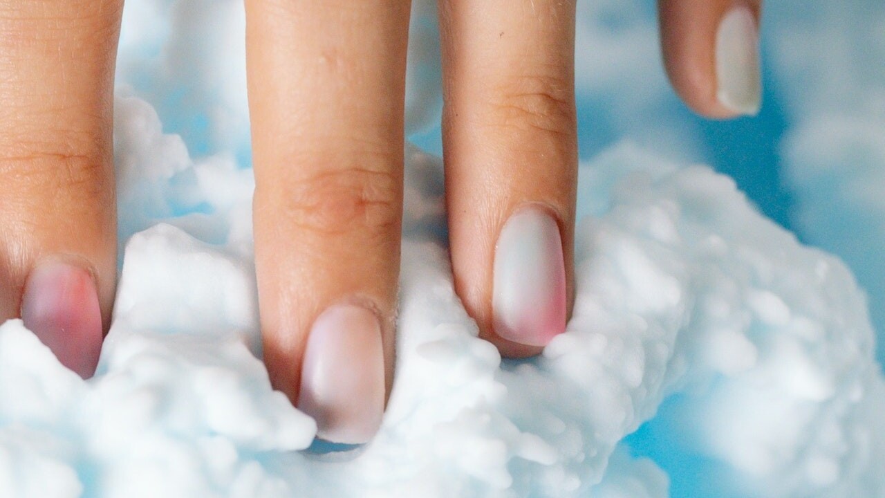 Babské triky na nechty: Proti lámaniu a štiepeniu vám stačia zásoby z kuchyne