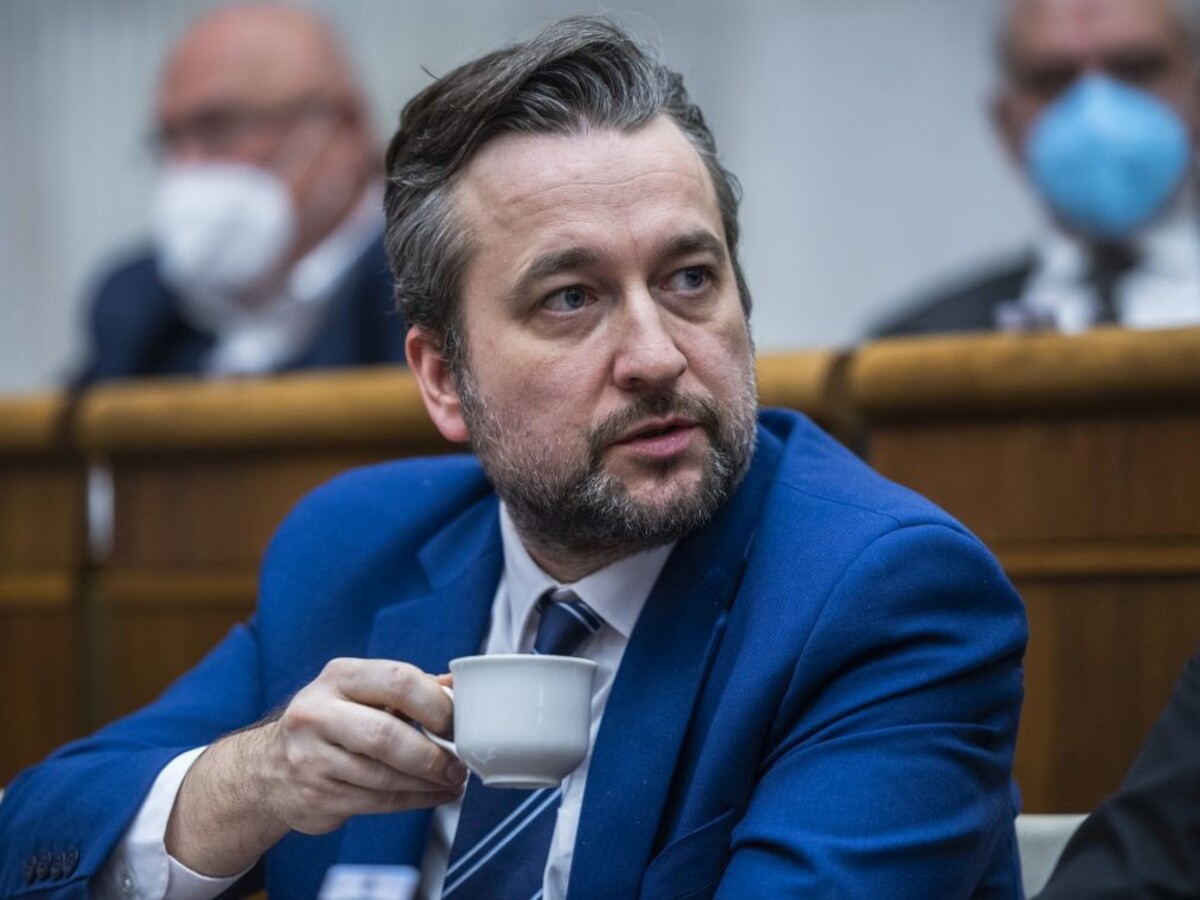 Facebook zrušil Blahovi stránku. Opakovane porušoval pravidlá