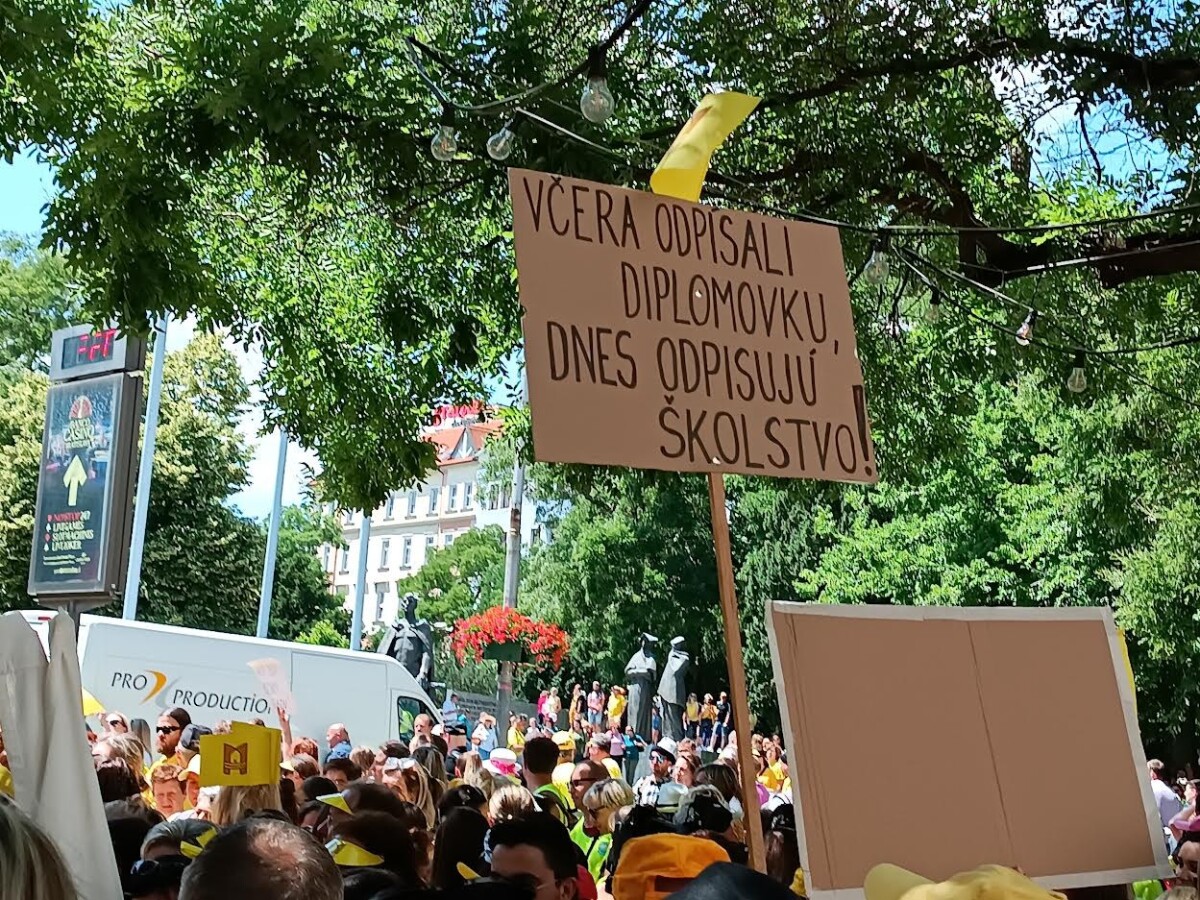 protest učiteľov
