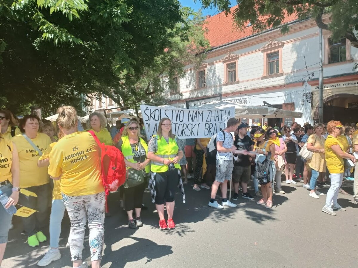 protest učiteľov