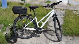 Cyklistka sa nestihla vyhnúť otvoreným dverám auta, prepichla si pľúca