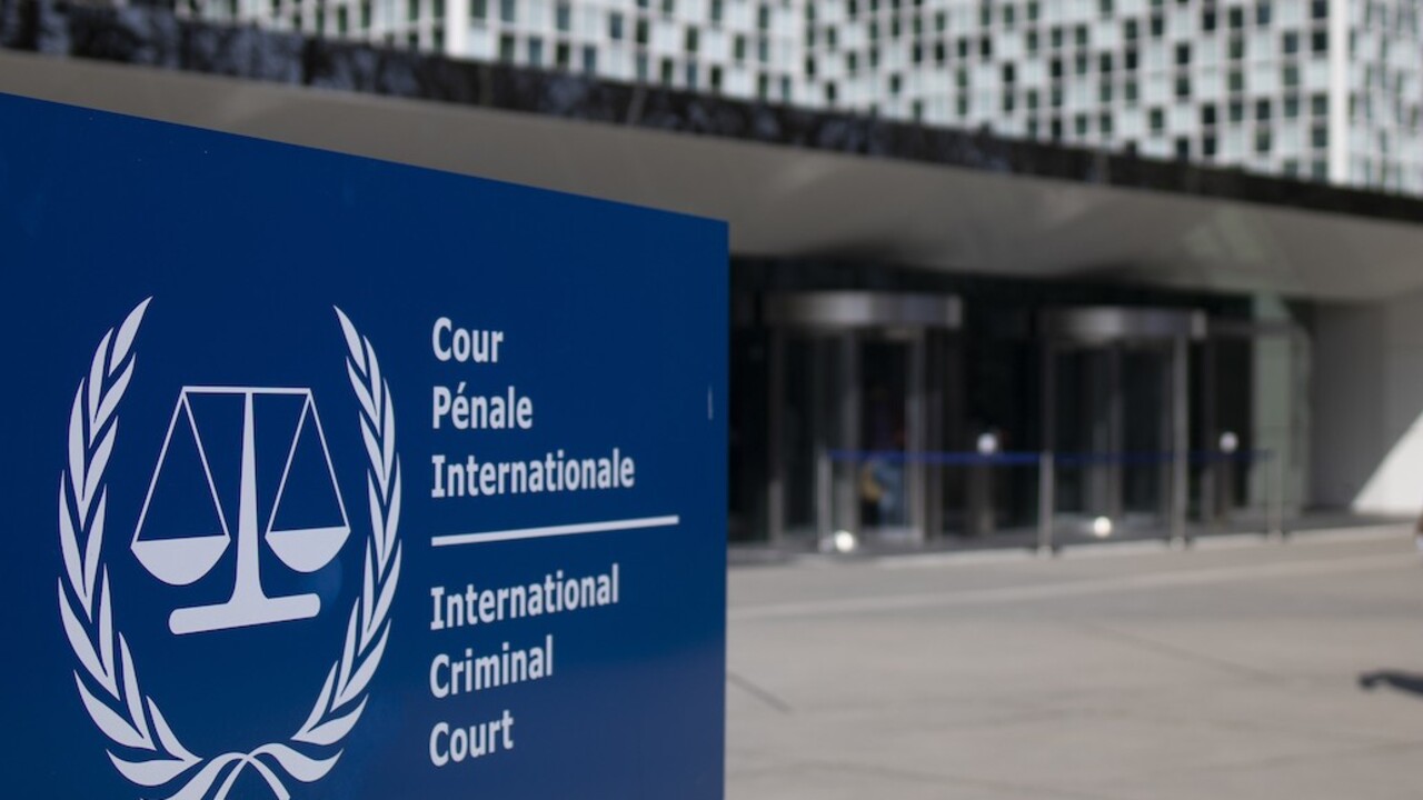 Vydával sa za stážistu. Odhalili ruského špióna, ktorý sa chcel infiltrovať na Medzinárodný trestný súd