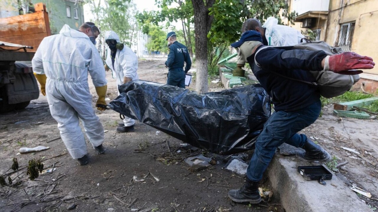 Vývar z holuba, trhanie zubu bez narkózy a všade mŕtvolný zápach. Toto je Mariupol