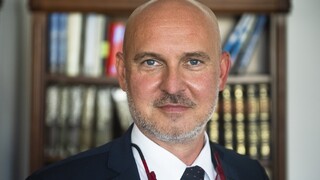 Minister Gröhling zareagoval na návrh poslancov OĽANO zatvoriť obchody v nedeľu