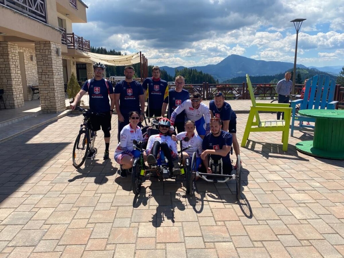 V polovici dnešnej etapy pred hotelom Green