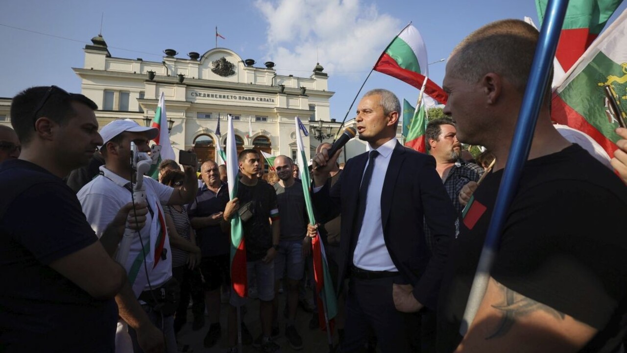Politická kríza v Bulharsku pokračuje. Vláde Kirila Petkova vyslovili nedôveru