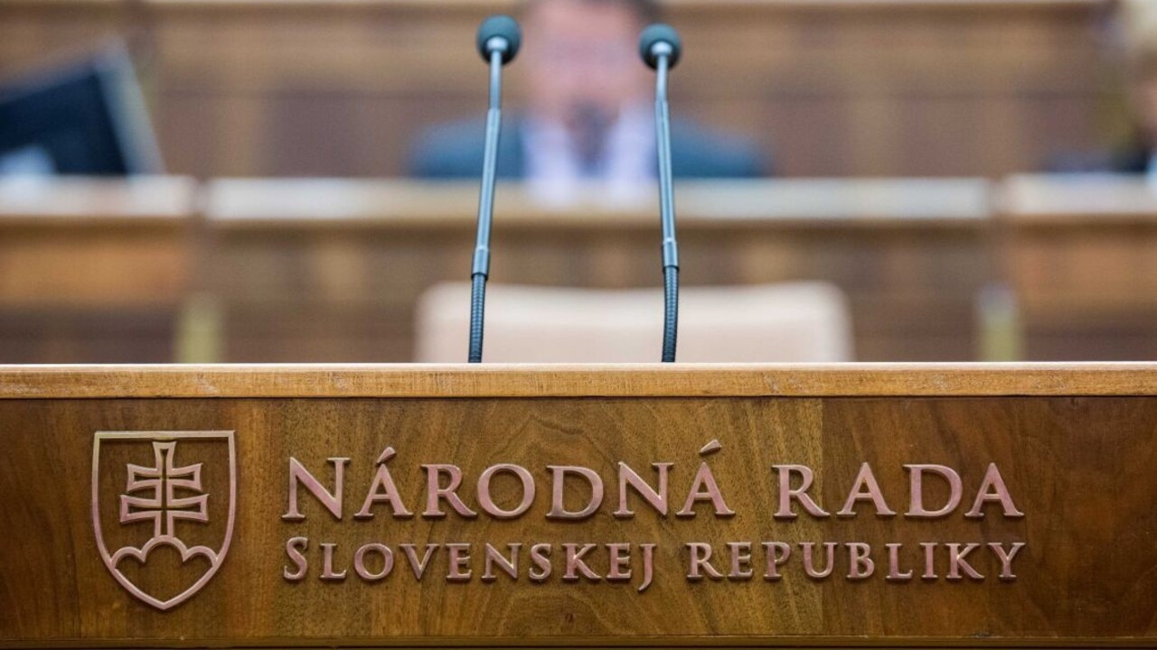 Plénum odmietlo mimoriadnu valorizáciu dôchodkov. S návrhom prišiel mimoparlamentný Hlas