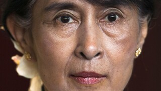Mjanmarsko: Zosadenú líderku Su Ťij previezli do väzenia, kde ju dali na samotku