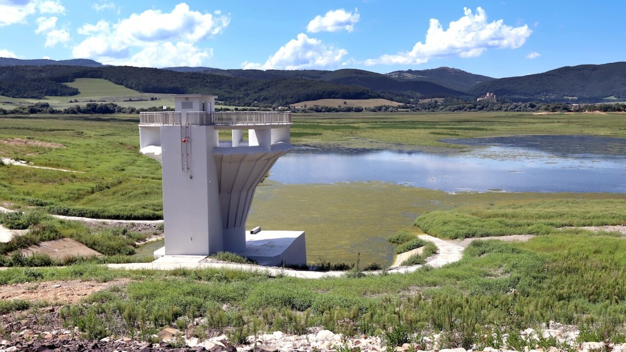 Záchranári prehľadávali vodnú nádrž Ružiná. Utopilo sa v nej 11-ročné dievča