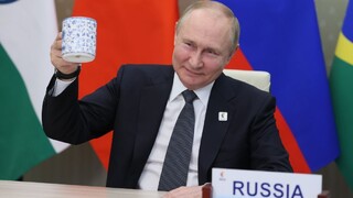 Od pása hore či od pása dole? Putin vyhlásil, že vidieť lídrov G7 nahých by bolo nechutné