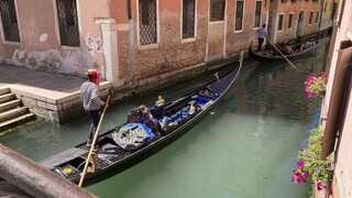 Benátky regulujú prílev turistov. Za vstup do mesta si niektorí priplatia