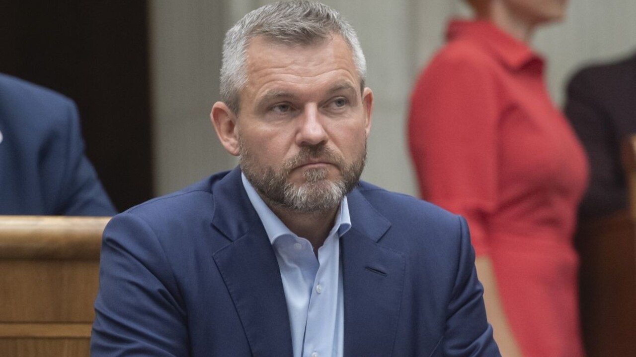 Menej oslavovať, viac počúvať. Pellegrini kritizoval premiéra, ľudí vraj trápia iné veci